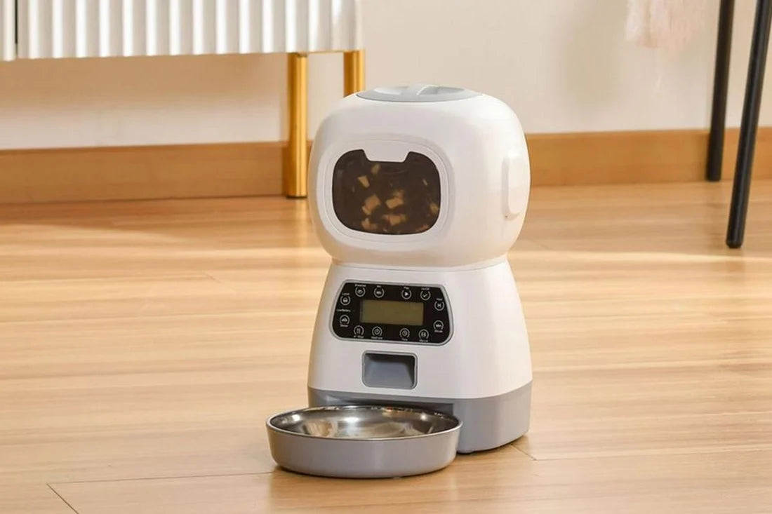 3.5L Pet Food Dispenser for Cats and Kittens