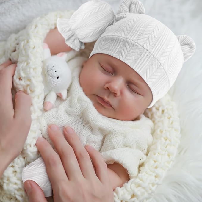 Baby bear hat and mittens gift set for newborn boys and girls