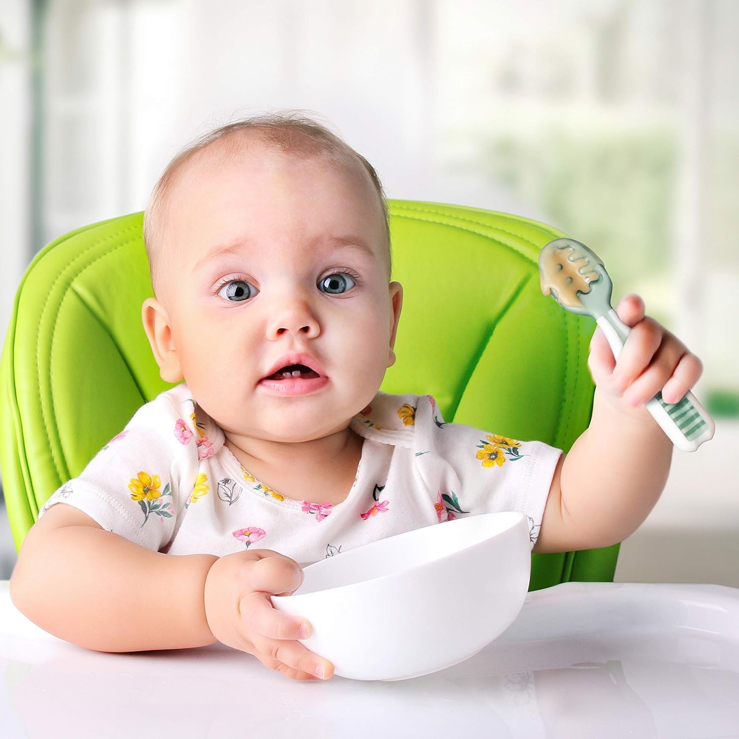 Easy-to-hold baby spoons for toddlers, perfect for 6+ months self-feeding.