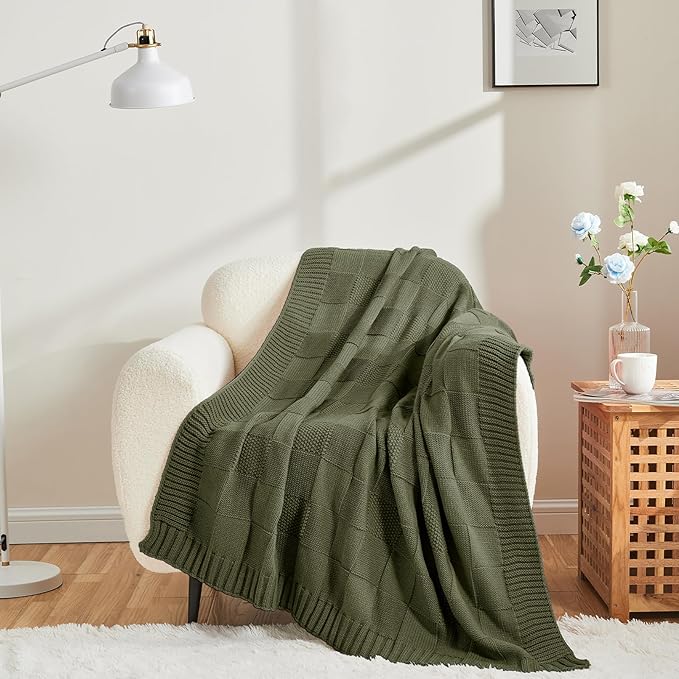 Soft Warm Knitted Couch Blanket for Modern Home Décor