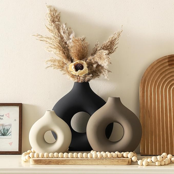 Small Ceramic Vases for Rustic and Modern Spaces