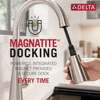 Stylish kitchen faucet with ergonomic single handle design