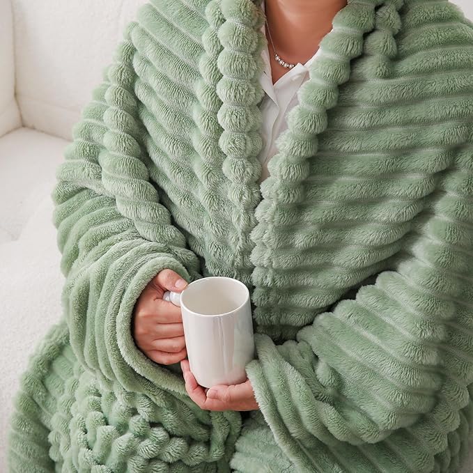 Lightweight Stripe Design Throw Blanket