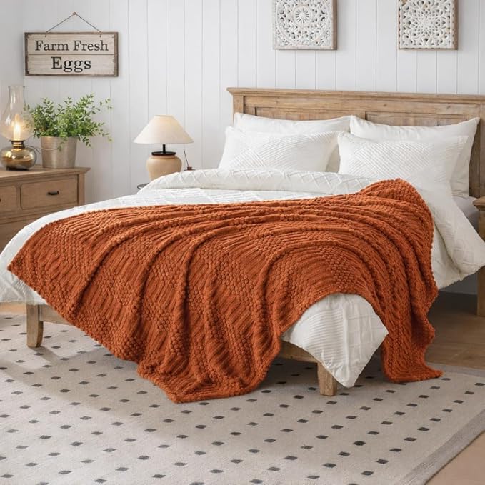 Soft fluffy blanket suitable for all-season comfort