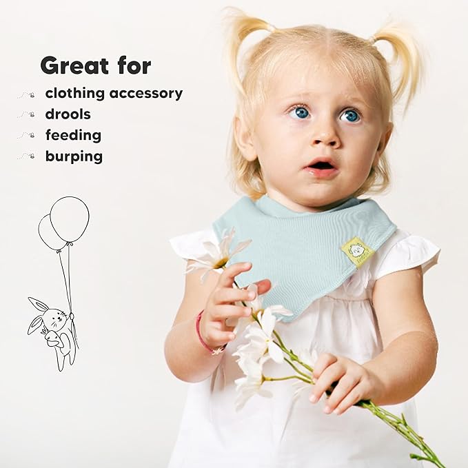 Organic cotton baby bandana bibs, hypoallergenic and soft for baby’s sensitive skin.
