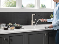 Contemporary kitchen faucet with single lever for farmhouse sink