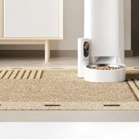 Smart pet feeding device for cats and dogs