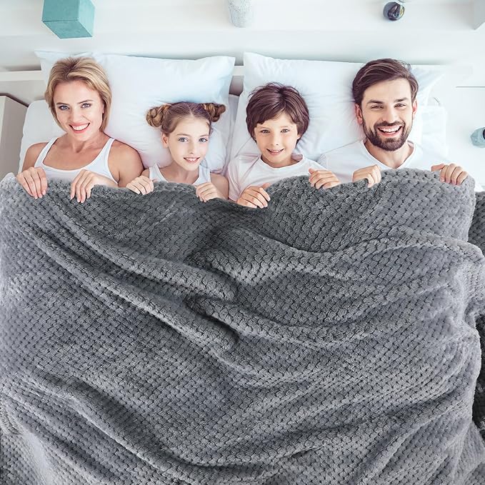 Cozy Lightweight Blankets for Sofa Bed Travel and Guest Room