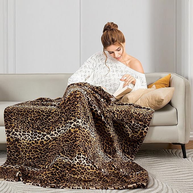 Cozy animal print throw blanket for bedroom décor