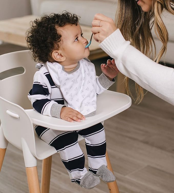 Unisex drool cloths for babies, soft and washable bibs for everyday use.