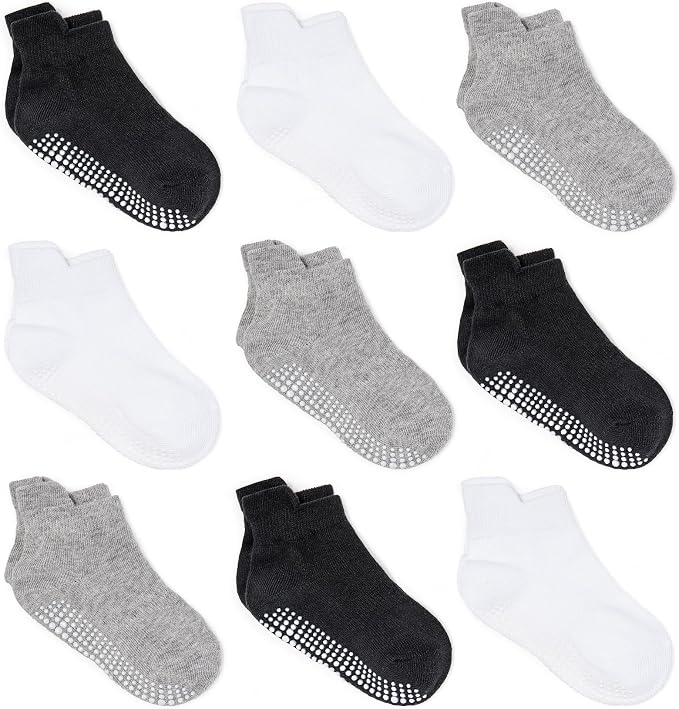 Baby socks with dotted non-slip soles for comfortable indoor wear