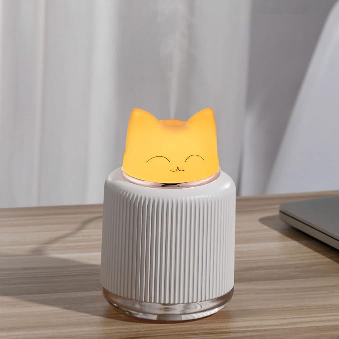 Compact air humidifier for bedroom use