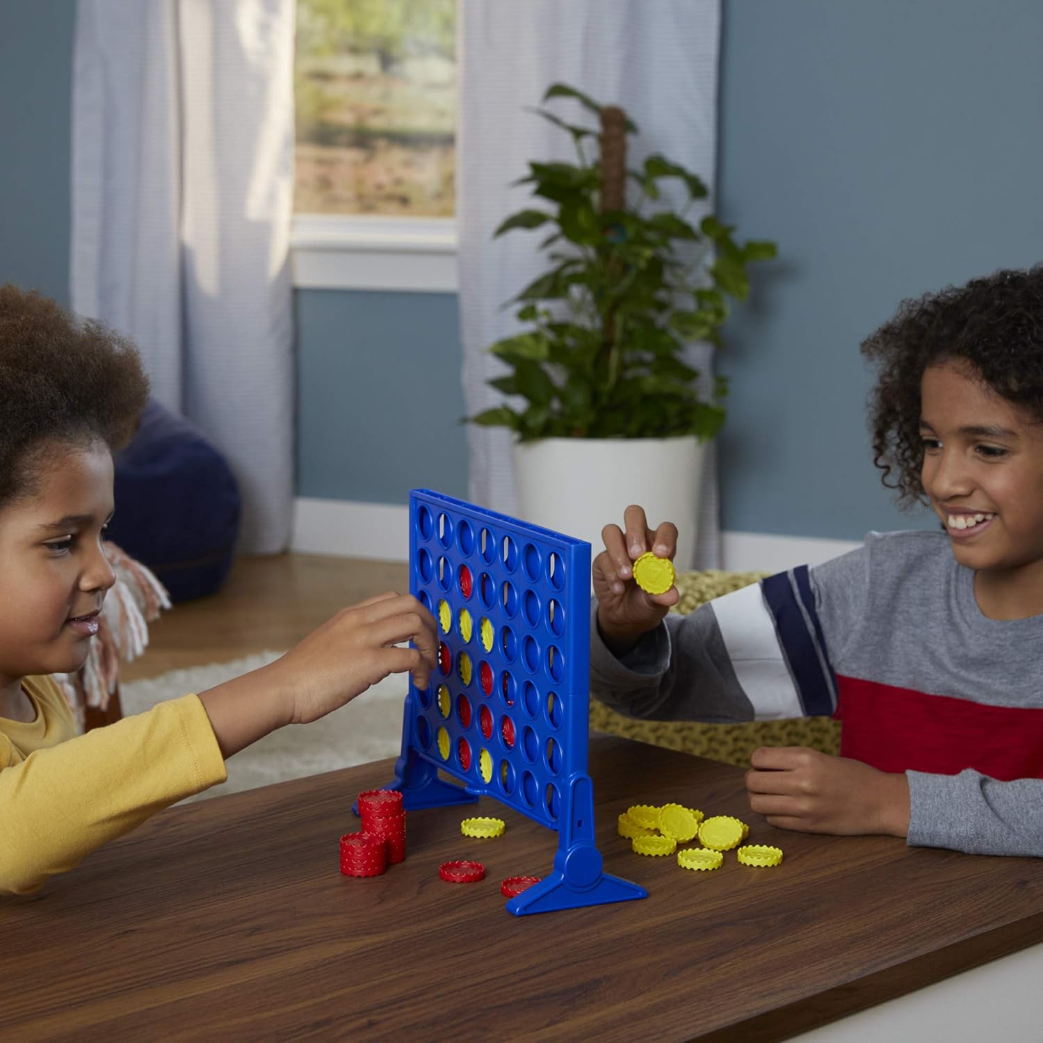 Connect 4 grid game for kids ages 6+