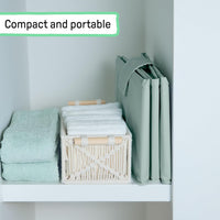 Smooth easy-clean surface of the folding toddler bathtub