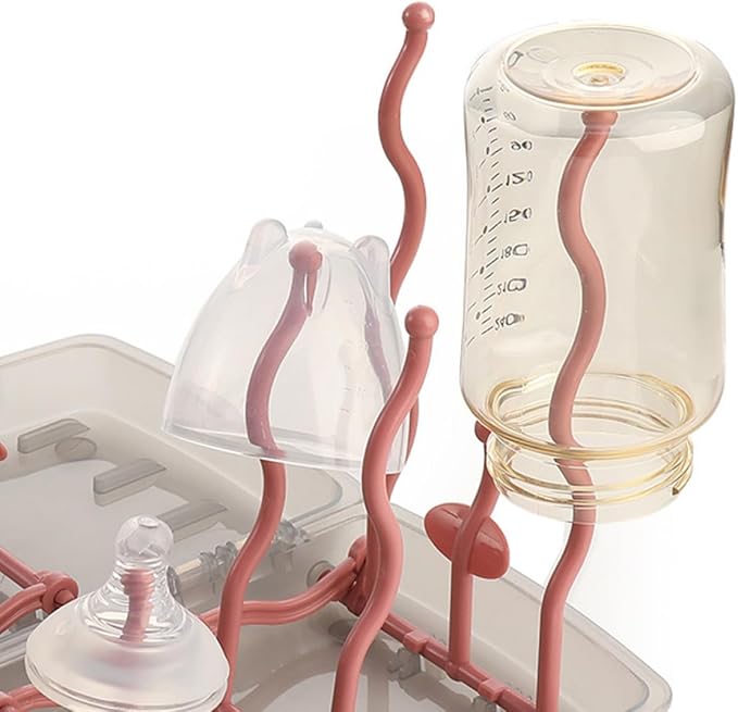 Foldable bottle holder arranged for compact storage