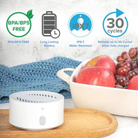 Fruit washing device operating in a water-filled kitchen container