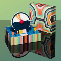Fun family game night with color guessing challenge