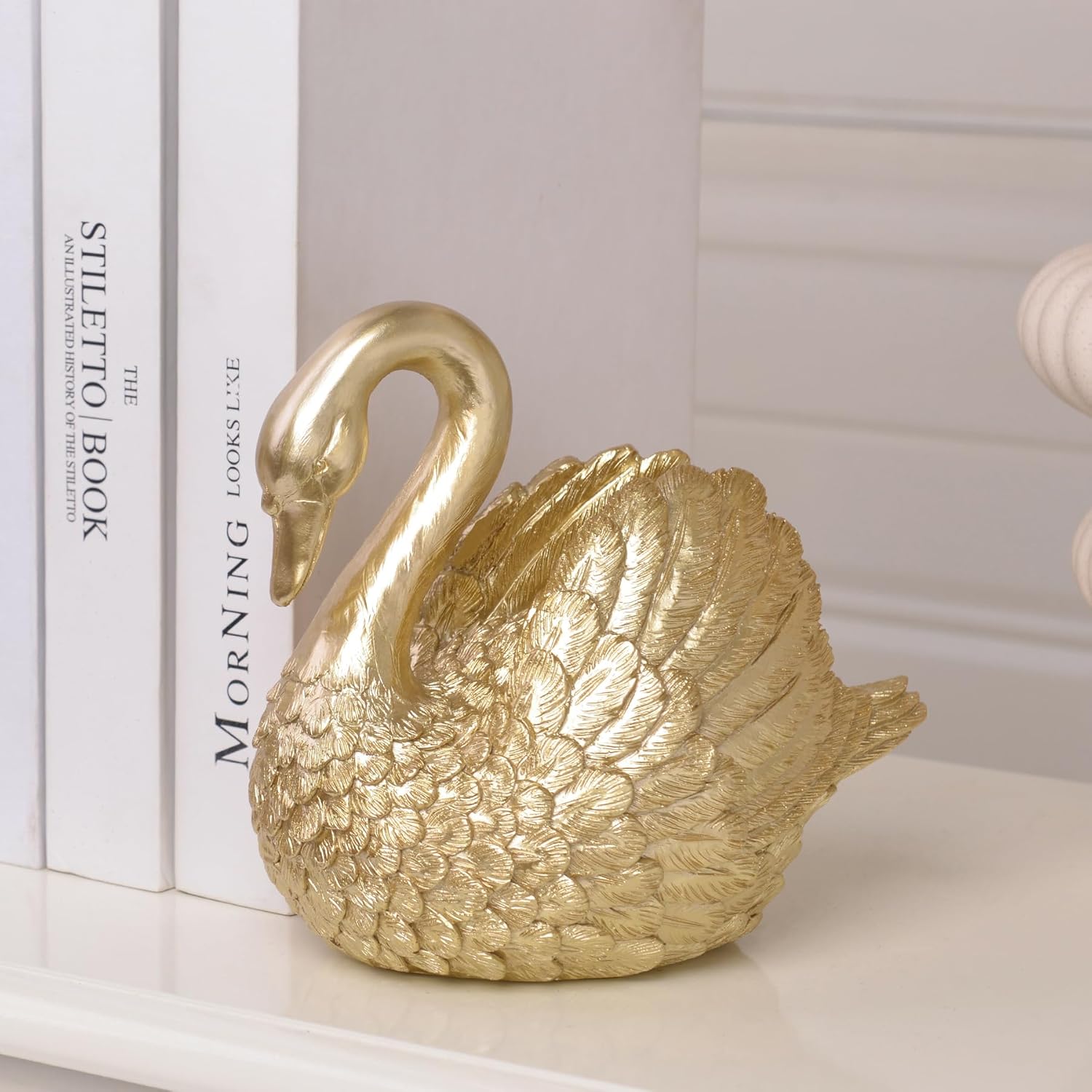 Gold Resin Bookends Design With Swan Sculpture For Modern Home Decor