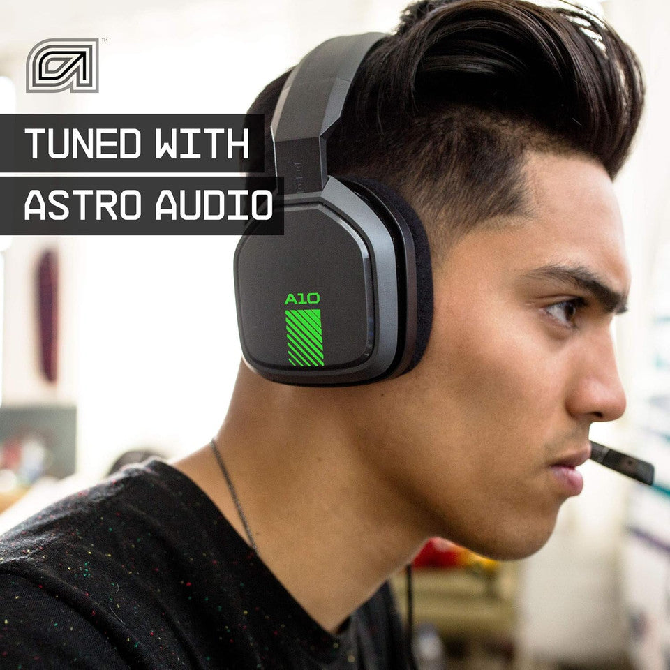 Lightweight gaming headset front view with ear cushions