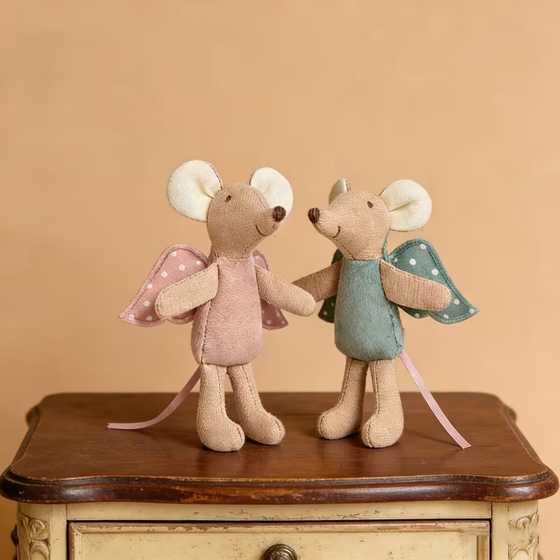 Nordic style mouse thumb puppet toy with angel wings