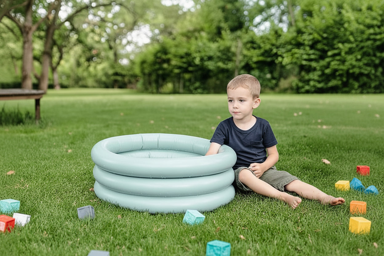 Multi-stage inflatable tub showing size adaptability