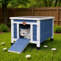 Small pet house for outdoor use
