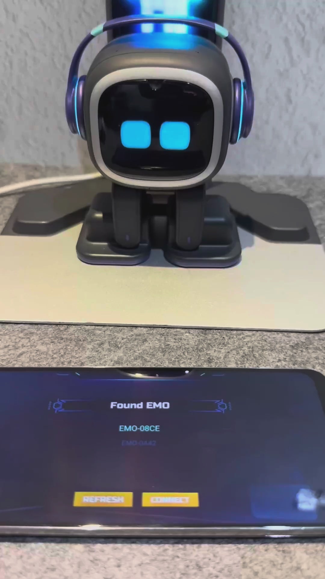 Smart desktop robot with expressive character design