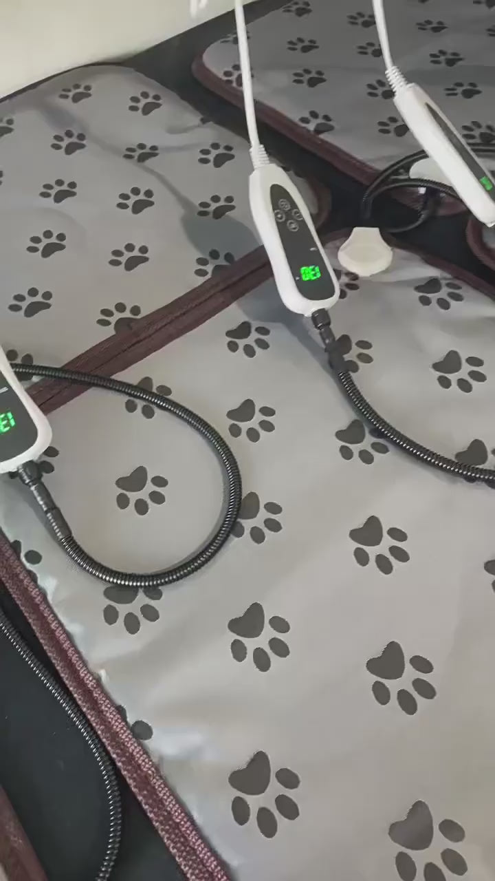 Pet heating mat with digital controller
