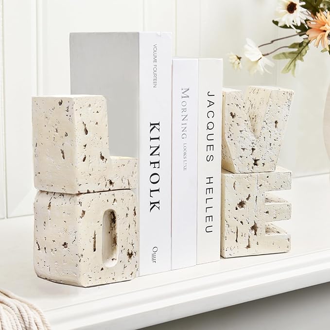 Resin Love Sculpture Bookend Design For Modern Interior Decoration