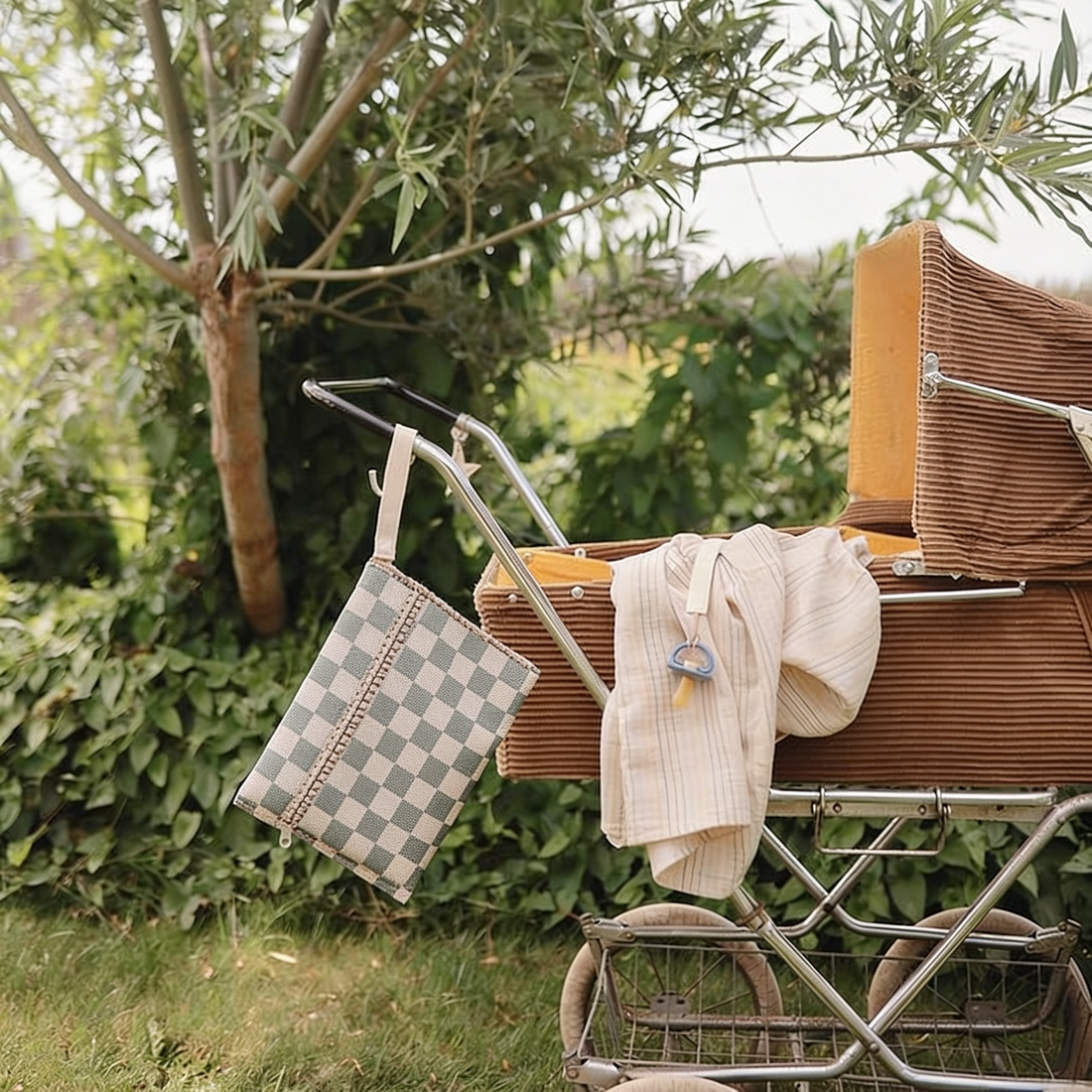 Diaper Bags – Large & Small Reusable Storage Bags for Wet Clothes, Diapers & Essentials